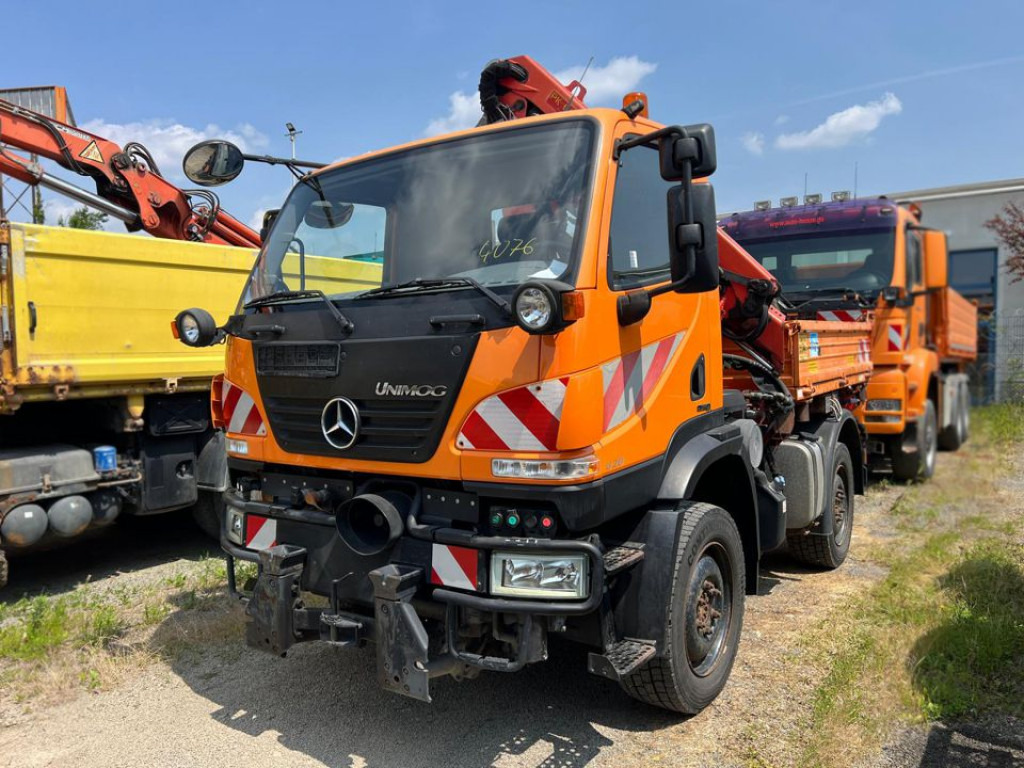 Kravas automašīna pašizgāzējs, Kravas auto ar manipulatoru MERCEDES-BENZ Unimog U20 2-Achs Allradkipper Kran Palfinger Kran: foto 8