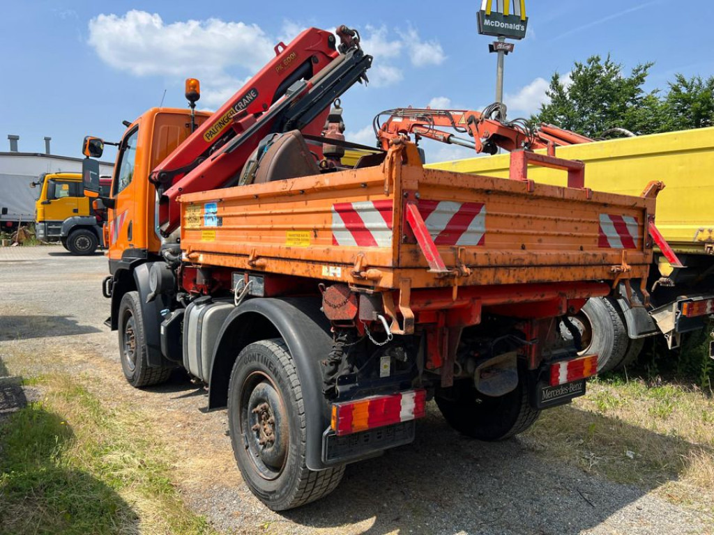 Kravas automašīna pašizgāzējs, Kravas auto ar manipulatoru MERCEDES-BENZ Unimog U20 2-Achs Allradkipper Kran Palfinger Kran: foto 9