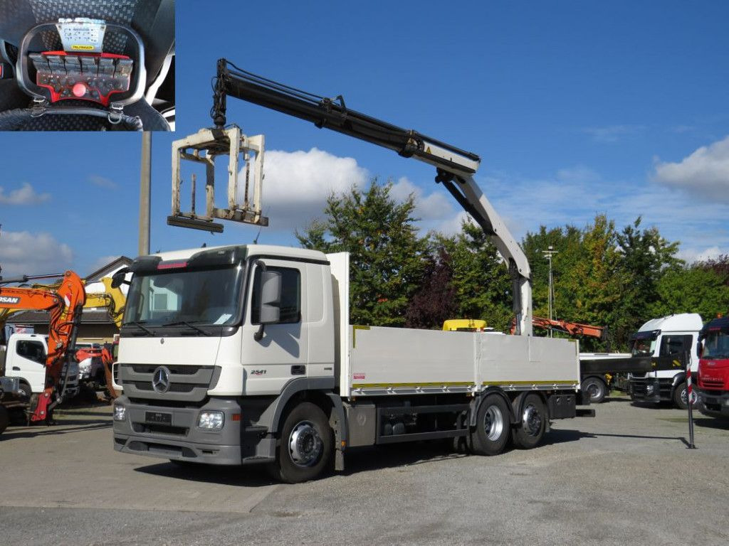 Mercedes-Benz Actros 2541 L6x2 Pritsche Heckkran Funk - Kravas auto ar manipulatoru, Bortu kravas automašīna/ Platforma: foto 1 Mercedes-Benz Actros 2541 L6x2 Pritsche Heckkran Funk - Kravas auto ar manipulatoru, Bortu kravas automašīna/ Platforma: foto 1