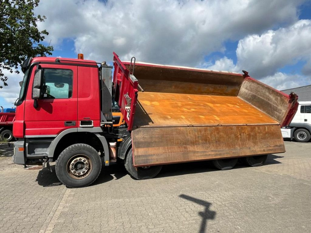 Mercedes-Benz Actros 4141 K 8x4 4-Achs Kipper Bordmatik Meille - Kravas automašīna pašizgāzējs: foto 3 Mercedes-Benz Actros 4141 K 8x4 4-Achs Kipper Bordmatik Meille - Kravas automašīna pašizgāzējs: foto 3