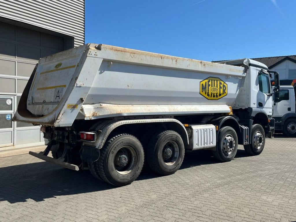Mercedes-Benz Arocs 3240 B 8x4 4 Achs Muldenkipper Meiller - Kravas automašīna pašizgāzējs: foto 4 Mercedes-Benz Arocs 3240 B 8x4 4 Achs Muldenkipper Meiller - Kravas automašīna pašizgāzējs: foto 4
