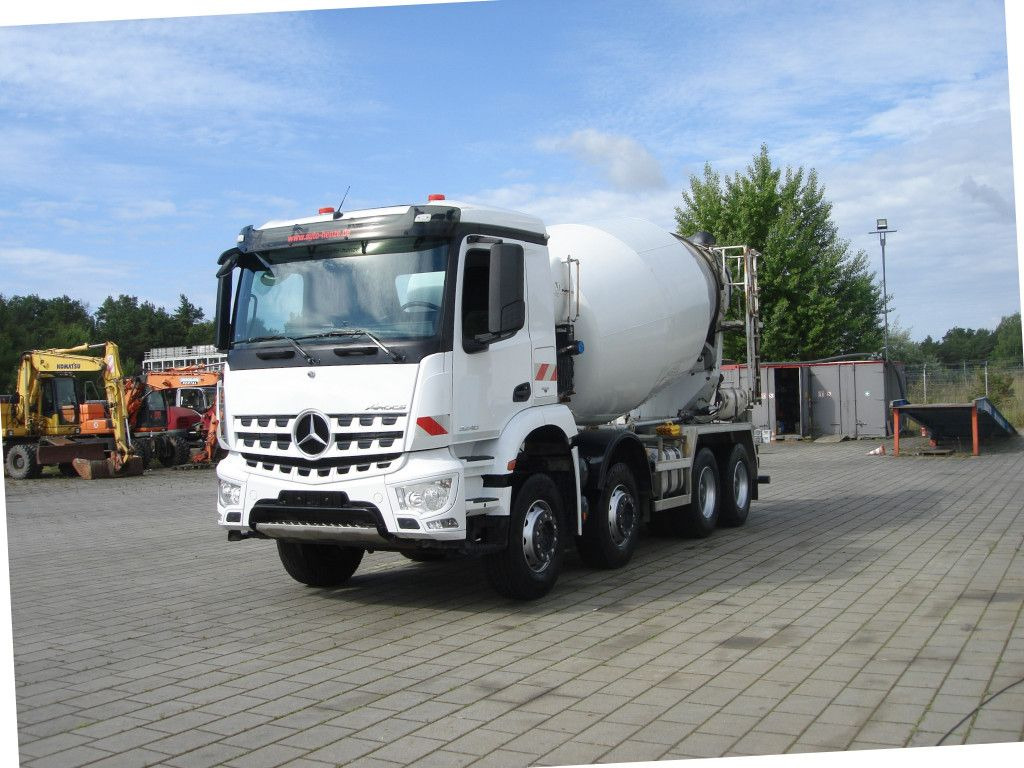 Mercedes-Benz Arocs 3240 B 8x4 Betonmischer Deutsch Top AP Ach - Betonvedējs: foto 2 Mercedes-Benz Arocs 3240 B 8x4 Betonmischer Deutsch Top AP Ach - Betonvedējs: foto 2