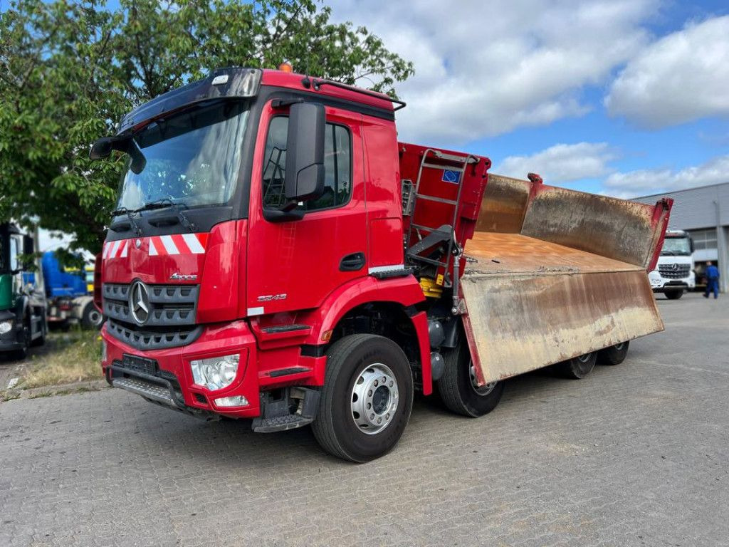 Mercedes-Benz Arocs 3243 8x4 4-Achs Kipper Bordmatik - Kravas automašīna pašizgāzējs: foto 1 Mercedes-Benz Arocs 3243 8x4 4-Achs Kipper Bordmatik - Kravas automašīna pašizgāzējs: foto 1