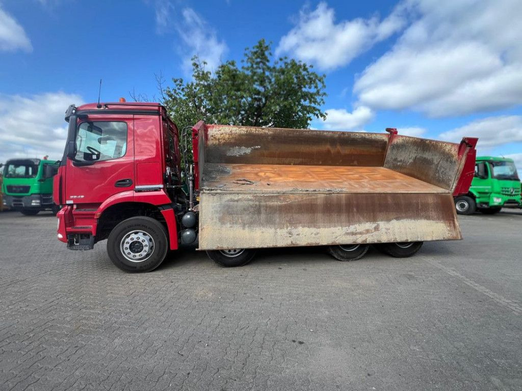 Mercedes-Benz Arocs 3243 8x4 4-Achs Kipper Bordmatik - Kravas automašīna pašizgāzējs: foto 5 Mercedes-Benz Arocs 3243 8x4 4-Achs Kipper Bordmatik - Kravas automašīna pašizgāzējs: foto 5