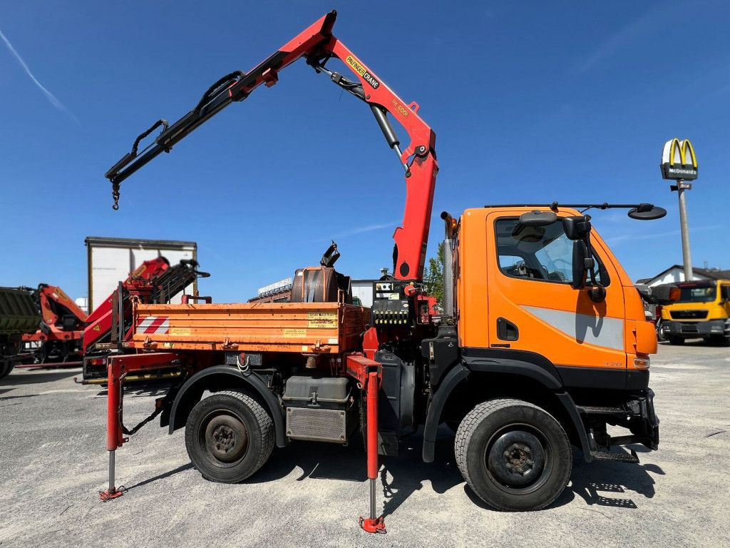 Mercedes-Benz Unimog U20 2-Achs Allradkipper Kran Palfinger Kr - Kravas automašīna pašizgāzējs, Kravas auto ar manipulatoru: foto 3 Mercedes-Benz Unimog U20 2-Achs Allradkipper Kran Palfinger Kr - Kravas automašīna pašizgāzējs, Kravas auto ar manipulatoru: foto 3