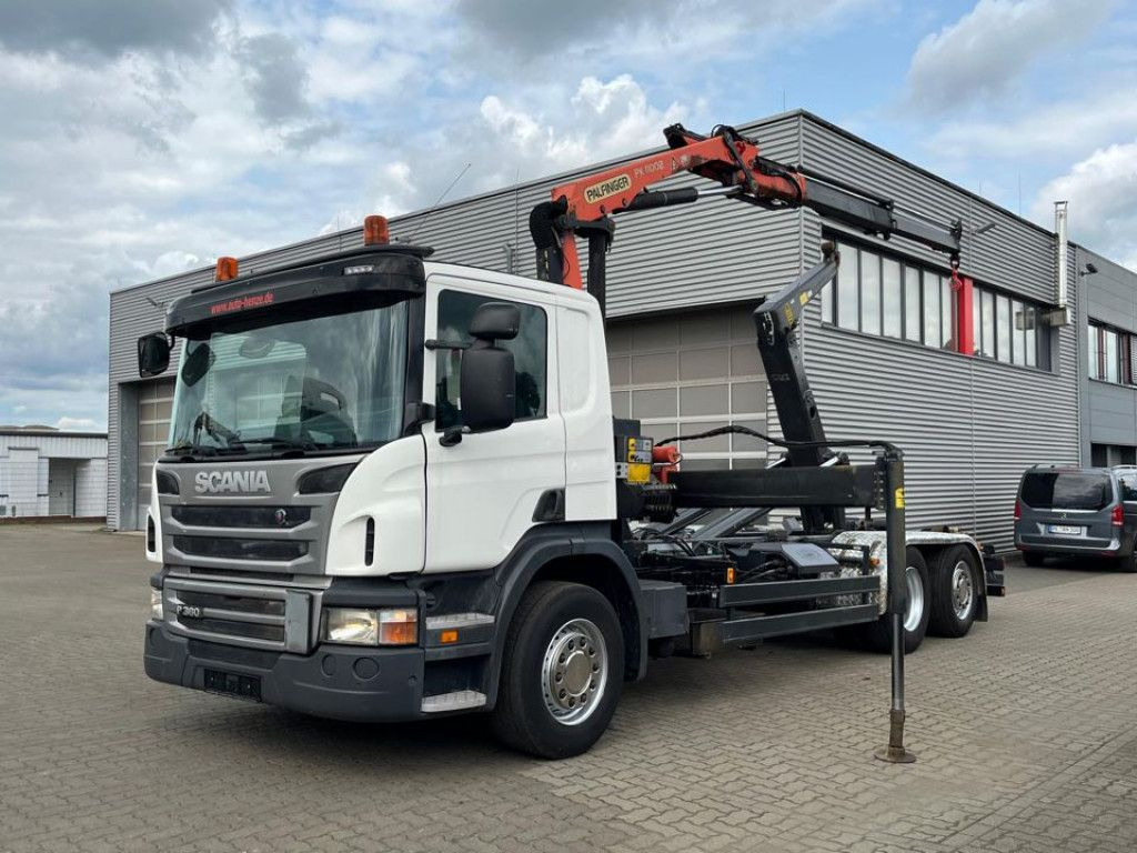Scania P 360 6x2 Abrollkipper mit Kran Lift/Lenkachse Scania P 360 6x2 Abrollkipper mit Kran Lift/Lenkachse - Pacēlājs ar āķi, Kravas auto ar manipulatoru: foto 1 Scania P 360 6x2 Abrollkipper mit Kran Lift/Lenkachse Scania P 360 6x2 Abrollkipper mit Kran Lift/Lenkachse - Pacēlājs ar āķi, Kravas auto ar manipulatoru: foto 1