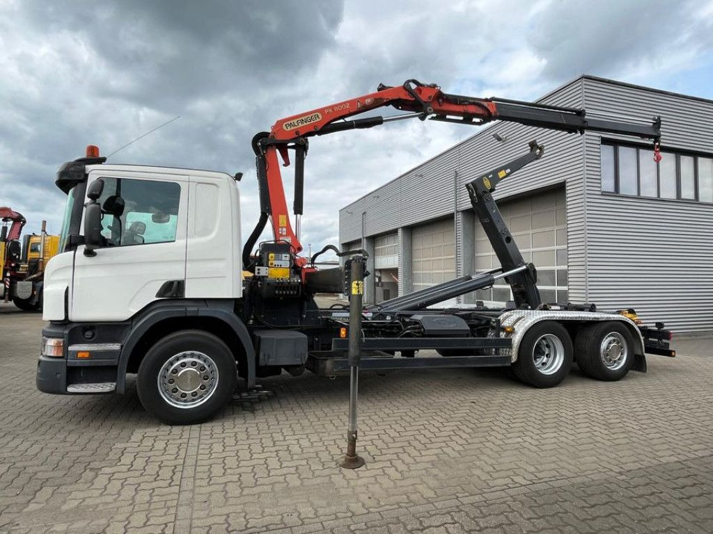 Scania P 360 6x2 Abrollkipper mit Kran Lift/Lenkachse Scania P 360 6x2 Abrollkipper mit Kran Lift/Lenkachse - Pacēlājs ar āķi, Kravas auto ar manipulatoru: foto 3 Scania P 360 6x2 Abrollkipper mit Kran Lift/Lenkachse Scania P 360 6x2 Abrollkipper mit Kran Lift/Lenkachse - Pacēlājs ar āķi, Kravas auto ar manipulatoru: foto 3