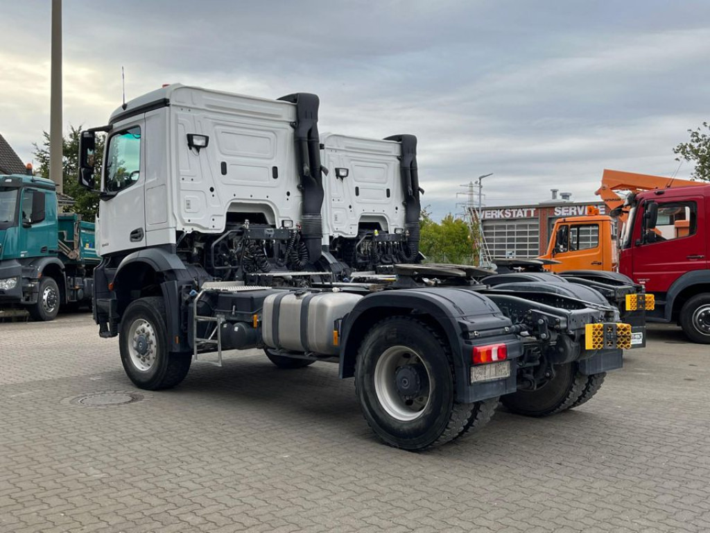 MERCEDES-BENZ Arocs 2043 AS 4x4 SZM nur 133TKM ! Kipphydraulik - Vilcējs: foto 4 MERCEDES-BENZ Arocs 2043 AS 4x4 SZM nur 133TKM ! Kipphydraulik - Vilcējs: foto 4