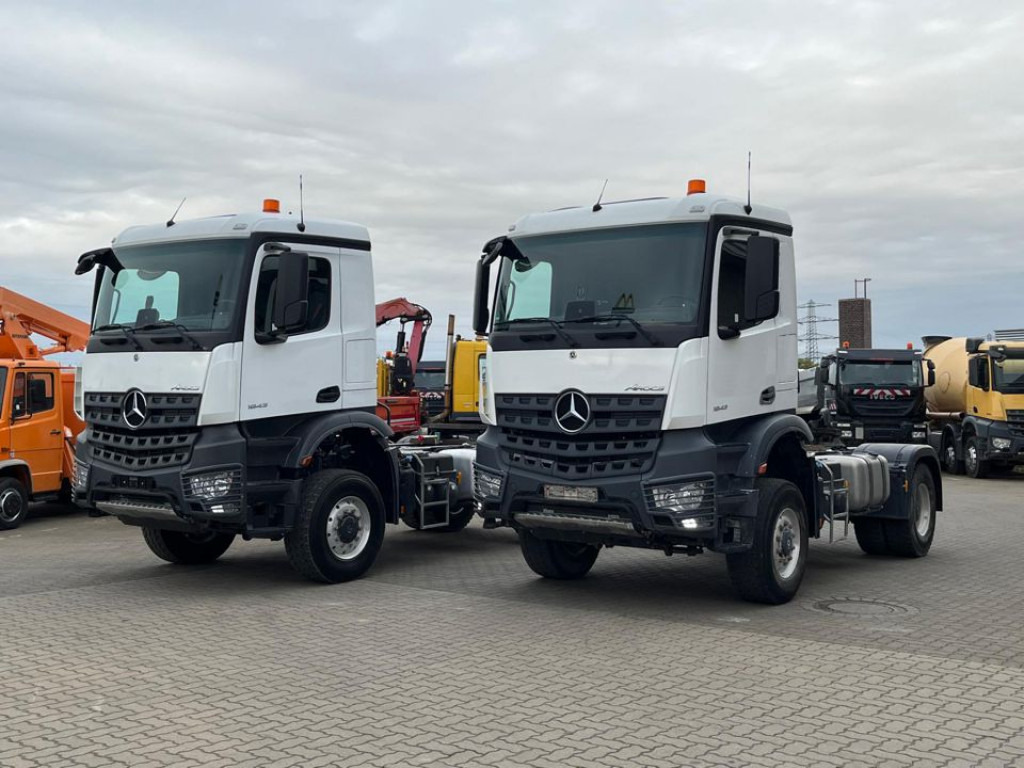 MERCEDES-BENZ Arocs 2043 AS 4x4 SZM nur 133TKM ! Kipphydraulik - Vilcējs: foto 1 MERCEDES-BENZ Arocs 2043 AS 4x4 SZM nur 133TKM ! Kipphydraulik - Vilcējs: foto 1