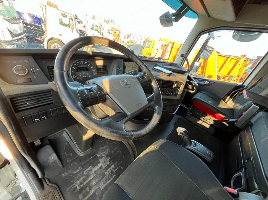 Volvo FH 500 6x2 Abrollkipper Funkfernbedienung - Pacēlājs ar āķi: foto 5 Volvo FH 500 6x2 Abrollkipper Funkfernbedienung - Pacēlājs ar āķi: foto 5