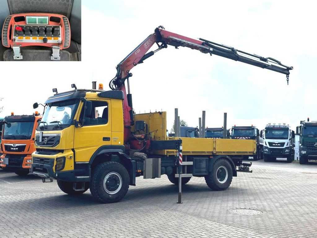 Volvo FM 330 4x4 Pritsche Kran Singelreifen Funkfernbe - Bortu kravas automašīna/ Platforma, Kravas auto ar manipulatoru: foto 1 Volvo FM 330 4x4 Pritsche Kran Singelreifen Funkfernbe - Bortu kravas automašīna/ Platforma, Kravas auto ar manipulatoru: foto 1