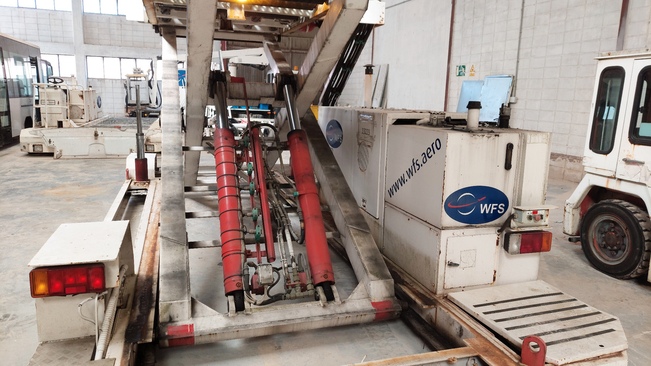 Konteineru/ Palešu iekrāvējs CLT-8 Speedloader FMC: foto 8 Konteineru/ Palešu iekrāvējs CLT-8 Speedloader FMC: foto 8