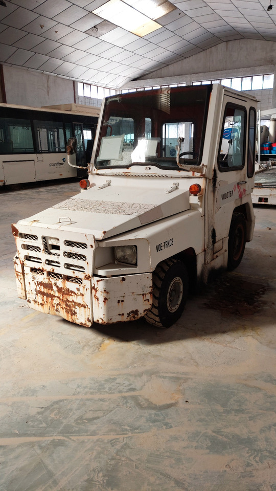 FV02 Nissan Baggage Tractor - Bagāžas vilcējs: foto 1 FV02 Nissan Baggage Tractor - Bagāžas vilcējs: foto 1