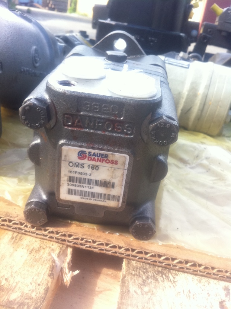 DANFOSS OMS160 151F0503-3309803N113F - Hidrauliskais motors - Celtniecības tehnika: foto 2 DANFOSS OMS160 151F0503-3309803N113F - Hidrauliskais motors - Celtniecības tehnika: foto 2