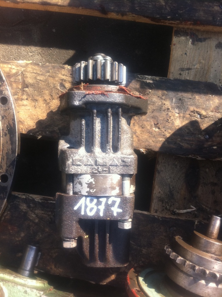 KAMAZ 24-1 5320-3407211 - Hidrauliskais sūknis - Celtniecības tehnika: foto 1 KAMAZ 24-1 5320-3407211 - Hidrauliskais sūknis - Celtniecības tehnika: foto 1