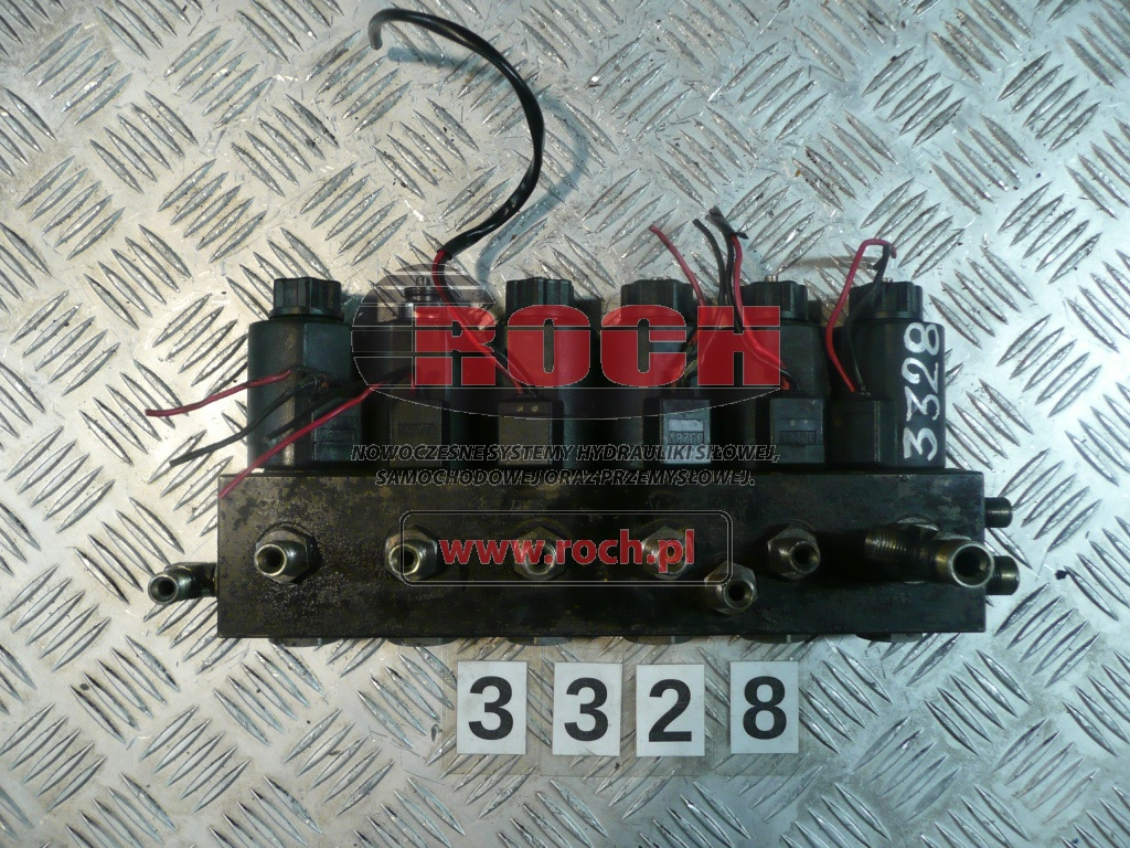 ROZDZIELACZ DO VOLVO - 6 SEKCYJNY + 28 VDC + 24 VDC - Hidrauliskais vārsts: foto 2 ROZDZIELACZ DO VOLVO - 6 SEKCYJNY + 28 VDC + 24 VDC - Hidrauliskais vārsts: foto 2