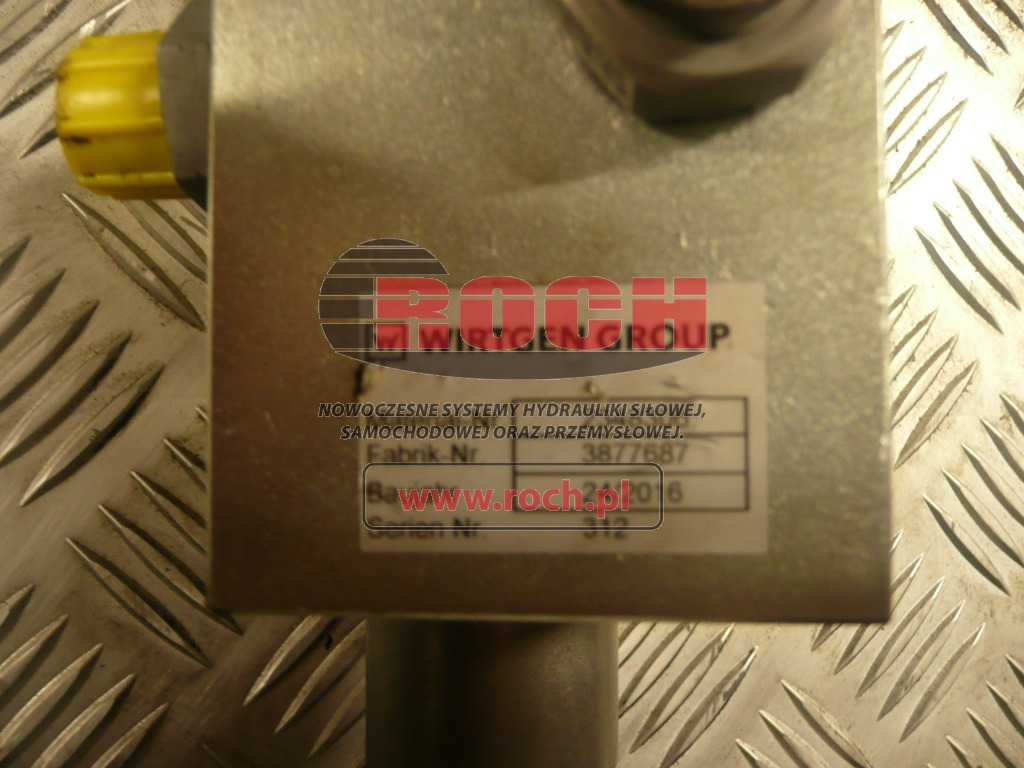 WIRTGEN 2349306 3877687- 1 SEKCYJNY + 03877655A 160323023P + 3091665 12VDC 5,4 OHM X 2 - Hidrauliskais vārsts: foto 1 WIRTGEN 2349306 3877687- 1 SEKCYJNY + 03877655A 160323023P + 3091665 12VDC 5,4 OHM X 2 - Hidrauliskais vārsts: foto 1
