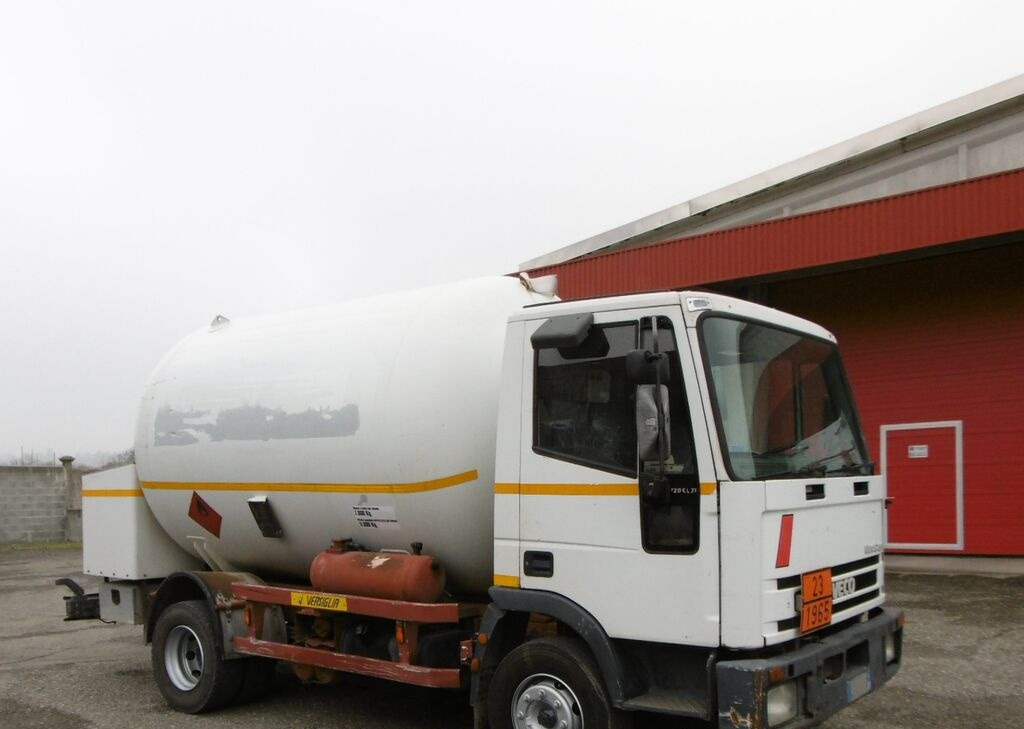 IVECO - Autocisterna: foto 1 IVECO - Autocisterna: foto 1