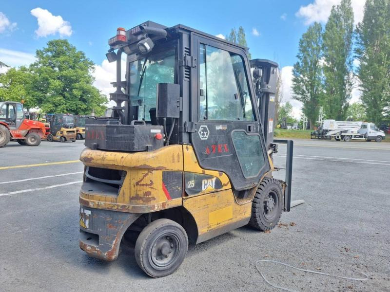 Caterpillar DP25NT - Dīzeļiekrāvējs: foto 4 Caterpillar DP25NT - Dīzeļiekrāvējs: foto 4