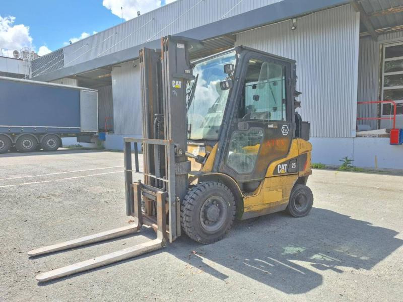 Caterpillar DP25NT - Dīzeļiekrāvējs: foto 1 Caterpillar DP25NT - Dīzeļiekrāvējs: foto 1