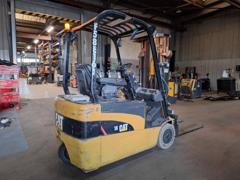 Caterpillar EP18NT - Elektroiekrāvējs: foto 4 Caterpillar EP18NT - Elektroiekrāvējs: foto 4