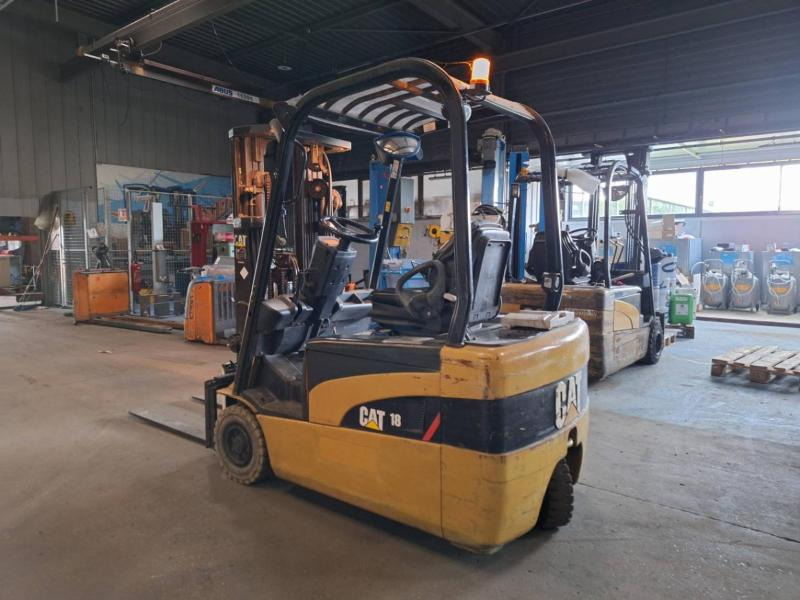 Caterpillar EP18NT - Elektroiekrāvējs: foto 5 Caterpillar EP18NT - Elektroiekrāvējs: foto 5