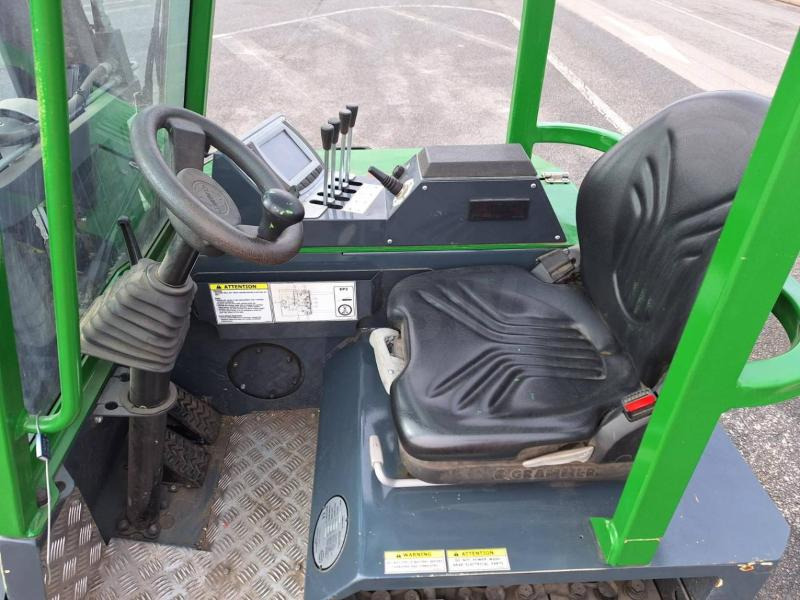 Combilift CBE2500 - Četru pušu autokrāvējs: foto 5 Combilift CBE2500 - Četru pušu autokrāvējs: foto 5