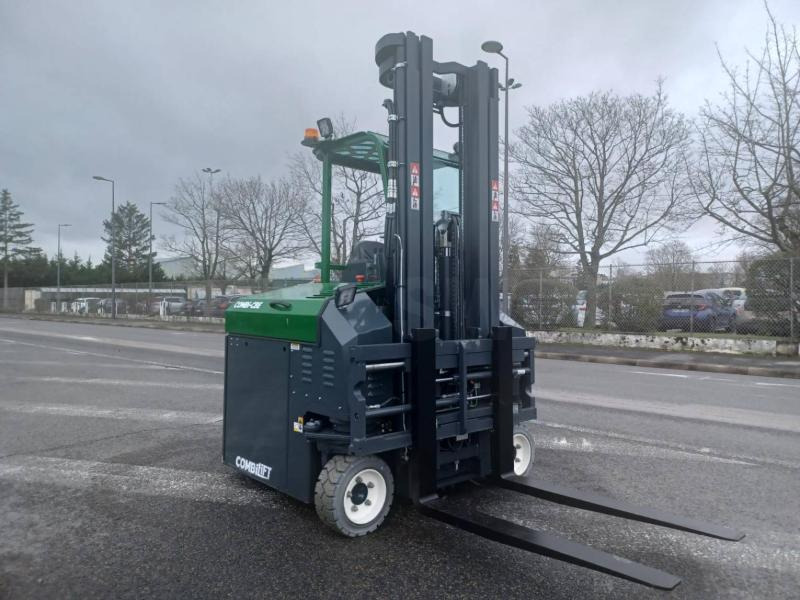 Combilift CBE3000 - Četru pušu autokrāvējs: foto 3 Combilift CBE3000 - Četru pušu autokrāvējs: foto 3