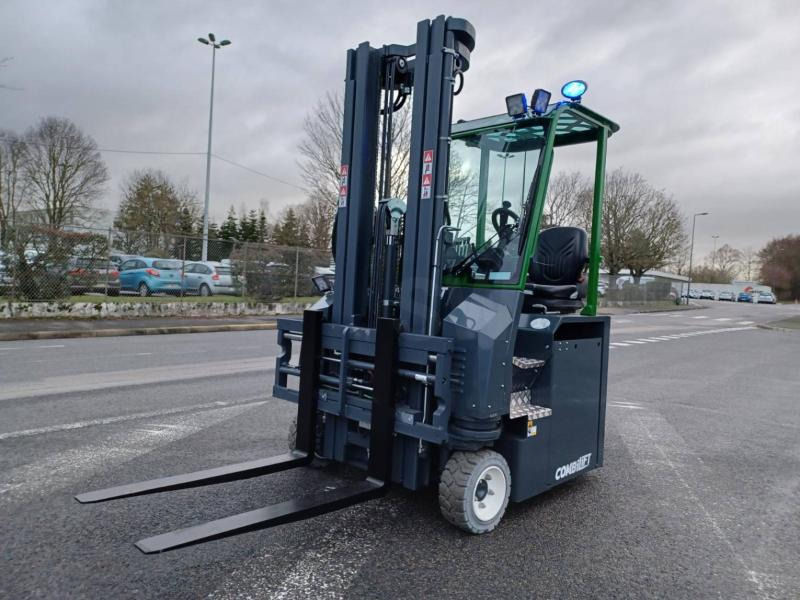Combilift CBE3000 - Četru pušu autokrāvējs: foto 1 Combilift CBE3000 - Četru pušu autokrāvējs: foto 1