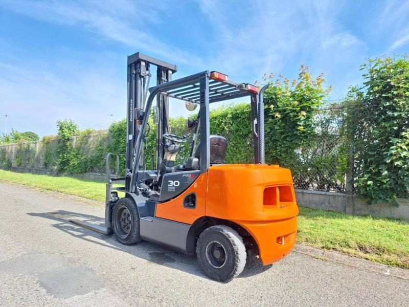 Doosan D30S 5 - Dīzeļiekrāvējs: foto 4 Doosan D30S 5 - Dīzeļiekrāvējs: foto 4
