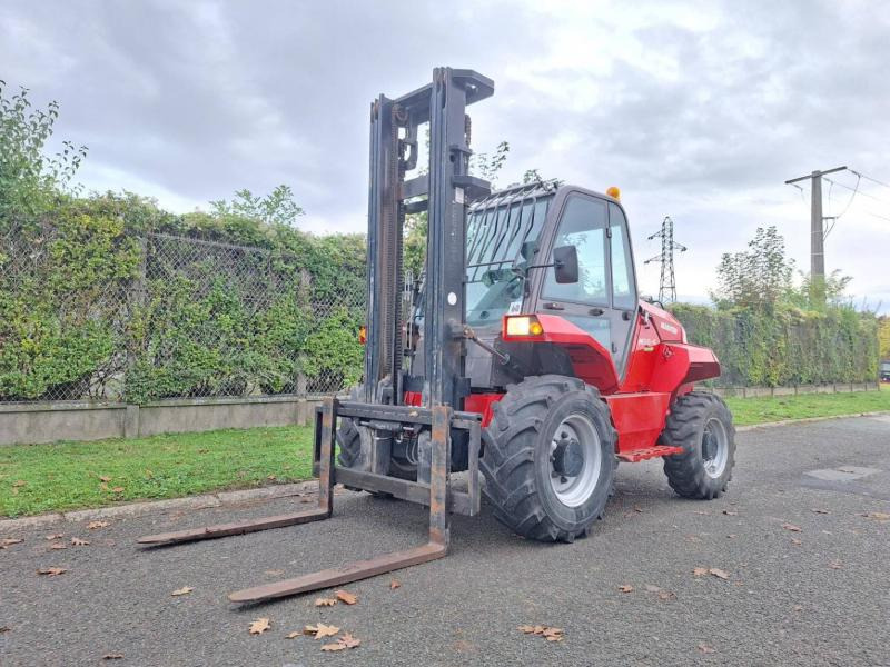 Manitou M26-4 T3B - Bezceļu autokrāvējs: foto 1 Manitou M26-4 T3B - Bezceļu autokrāvējs: foto 1