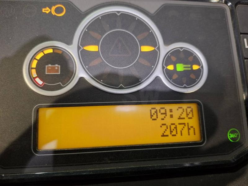Četru pušu autokrāvējs UniCarriers 250DTFVRE635UFW: foto 24