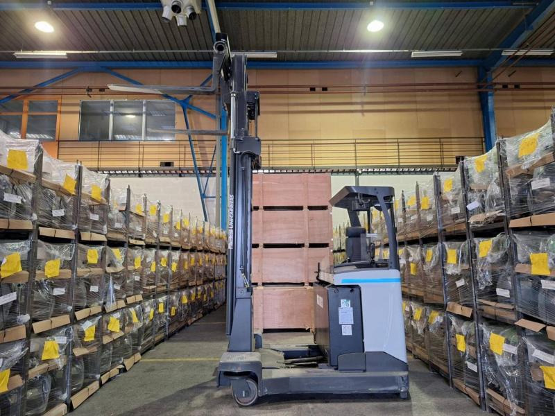 Četru pušu autokrāvējs UniCarriers 250DTFVRE635UFW: foto 14