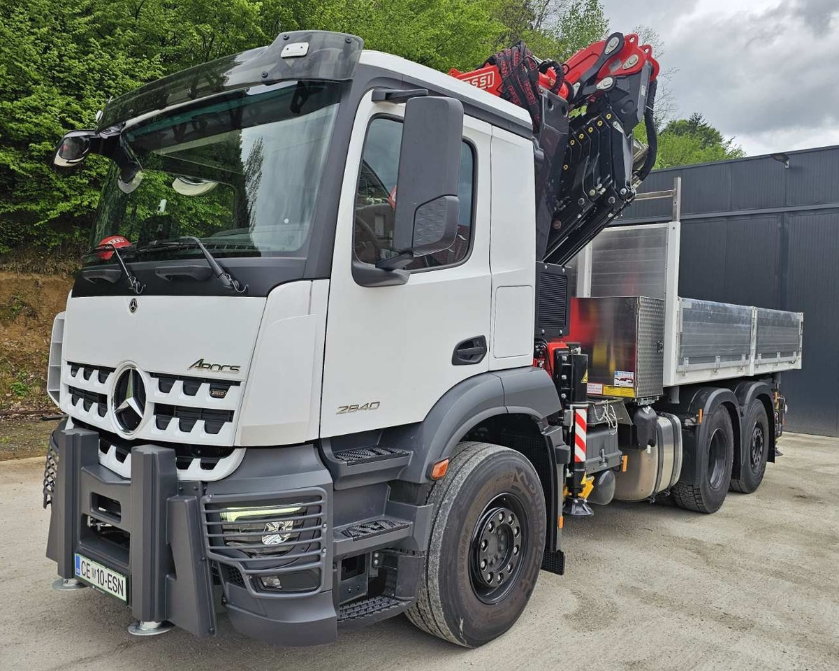 MERCEDES-BENZ Hiab Palfinger Fassi F545-6 JIB-6 - Kravas automašīna pašizgāzējs: foto 1 MERCEDES-BENZ Hiab Palfinger Fassi F545-6 JIB-6 - Kravas automašīna pašizgāzējs: foto 1
