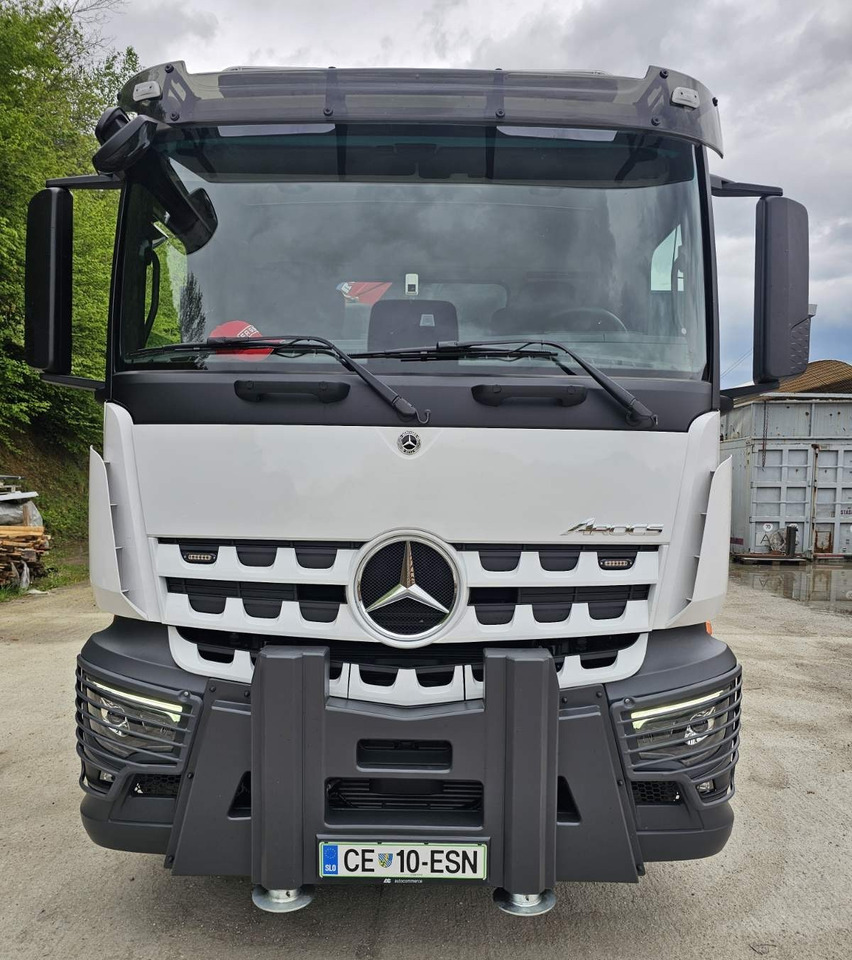 MERCEDES-BENZ Hiab Palfinger Fassi F545-6 JIB-6 - Kravas automašīna pašizgāzējs: foto 4 MERCEDES-BENZ Hiab Palfinger Fassi F545-6 JIB-6 - Kravas automašīna pašizgāzējs: foto 4