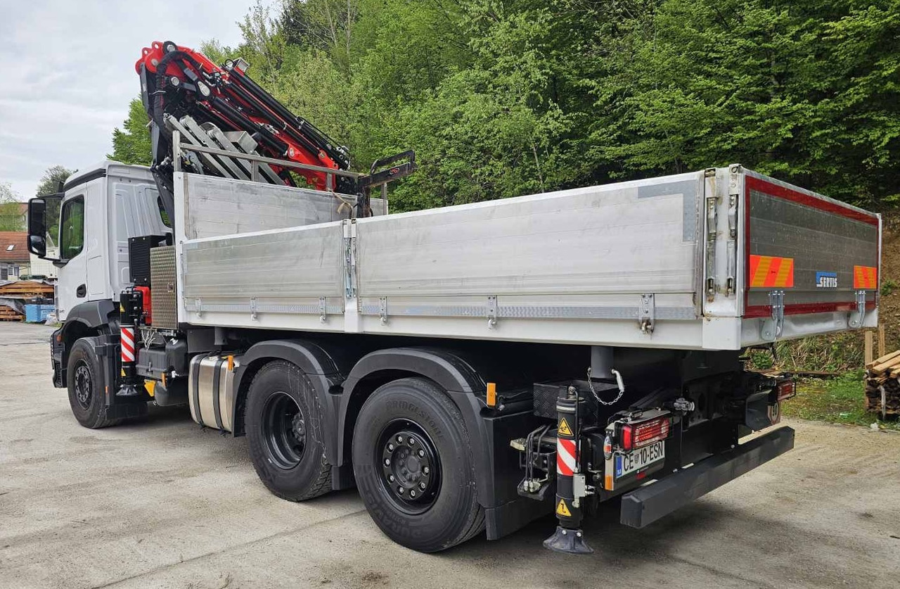 MERCEDES-BENZ Hiab Palfinger Fassi F545-6 JIB-6 - Kravas automašīna pašizgāzējs: foto 4 MERCEDES-BENZ Hiab Palfinger Fassi F545-6 JIB-6 - Kravas automašīna pašizgāzējs: foto 4