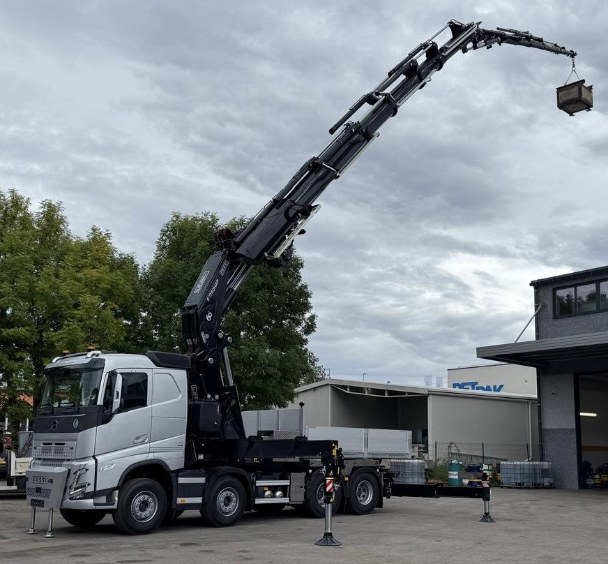 VOLVO Fassi F1750-8 JIB-6 Hiab Palfinger - Kravas auto ar manipulatoru: foto 3 VOLVO Fassi F1750-8 JIB-6 Hiab Palfinger - Kravas auto ar manipulatoru: foto 3