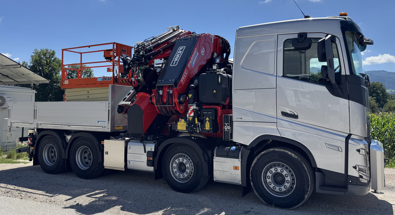 VOLVO Hiab Palfinger Fassi F1450-8 JIB-6 - Kravas auto ar manipulatoru: foto 2 VOLVO Hiab Palfinger Fassi F1450-8 JIB-6 - Kravas auto ar manipulatoru: foto 2