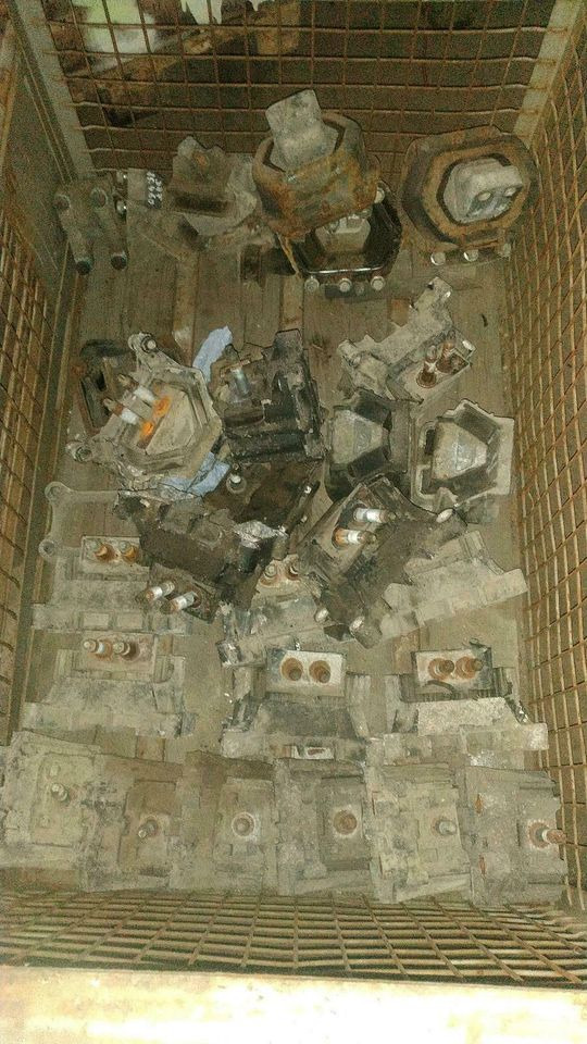 Gebrauchte Motorhalter / Getriebehalter MAN Mercedes DAF - Motora spilvens - Kravas automašīna: foto 1 Gebrauchte Motorhalter / Getriebehalter MAN Mercedes DAF - Motora spilvens - Kravas automašīna: foto 1