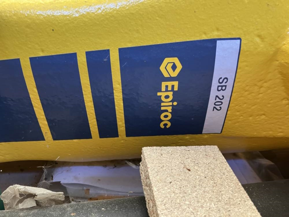 Epiroc Hammer SB202 - Celtniecības maisītājs: foto 3 Epiroc Hammer SB202 - Celtniecības maisītājs: foto 3