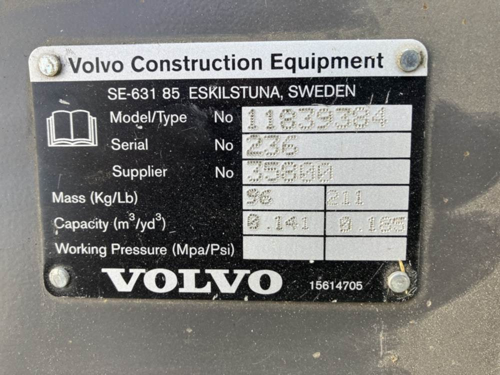 Volvo Böschungslöffel starr - Festanbau - Ekskavators-iekrāvējs: foto 4 Volvo Böschungslöffel starr - Festanbau - Ekskavators-iekrāvējs: foto 4