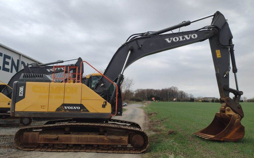 Volvo EC250EL - Kāpurķēžu ekskavators: foto 1 Volvo EC250EL - Kāpurķēžu ekskavators: foto 1
