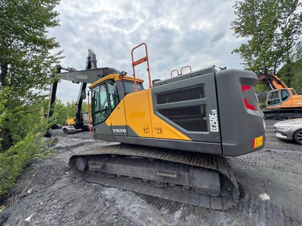Volvo EC250ELR - Kāpurķēžu ekskavators: foto 2 Volvo EC250ELR - Kāpurķēžu ekskavators: foto 2