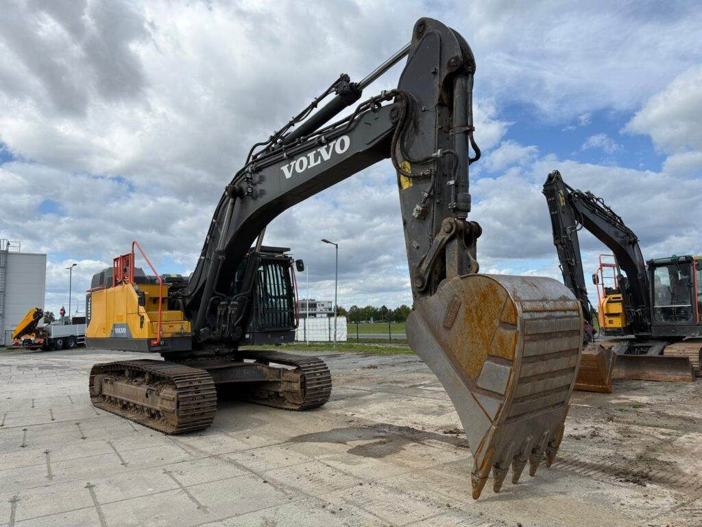 Volvo EC380ENL - Kāpurķēžu ekskavators: foto 1 Volvo EC380ENL - Kāpurķēžu ekskavators: foto 1