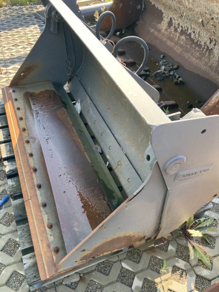 Volvo Klappschaufel mit Messer TPZ - Kauss: foto 4 Volvo Klappschaufel mit Messer TPZ - Kauss: foto 4