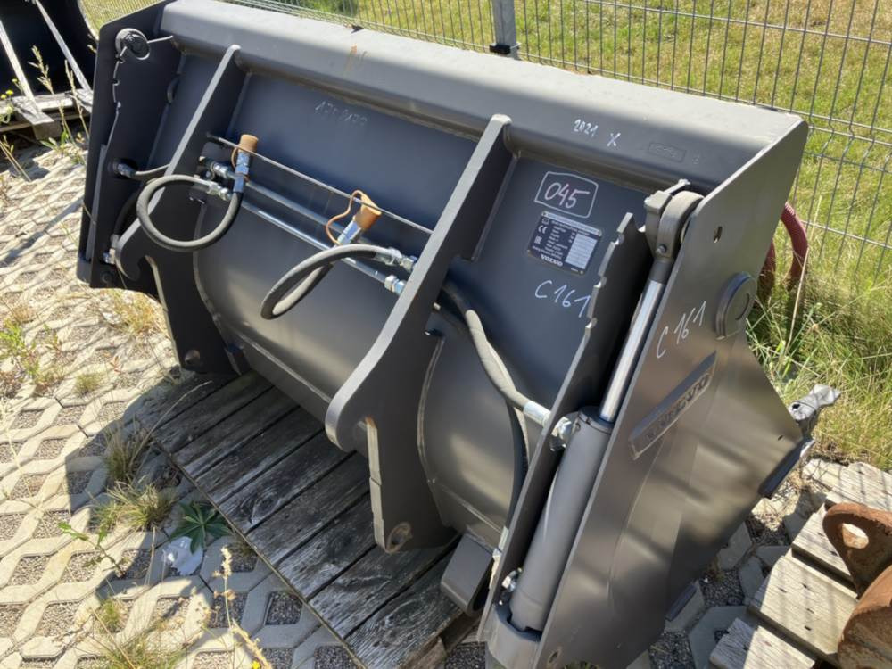 Volvo Klappschaufel mit Zähnen TPZ - Kauss: foto 2 Volvo Klappschaufel mit Zähnen TPZ - Kauss: foto 2