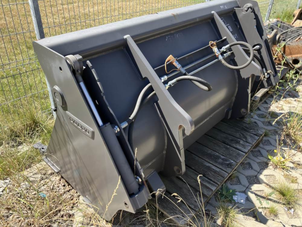 Volvo Klappschaufel mit Zähnen TPZ - Kauss: foto 3 Volvo Klappschaufel mit Zähnen TPZ - Kauss: foto 3