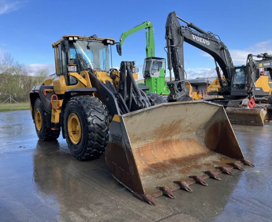 Riteņu iekrāvējs Volvo L120H: foto 1