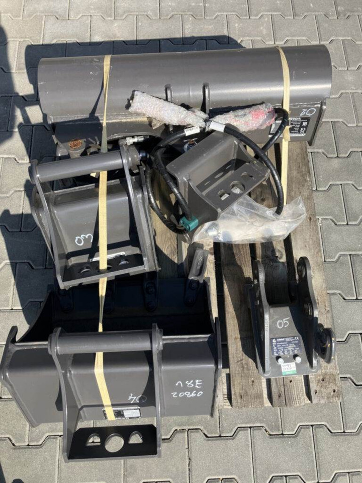 Volvo Löffelset inkl. Schnellwechsler für EC18 - Ekskavators-iekrāvējs: foto 2 Volvo Löffelset inkl. Schnellwechsler für EC18 - Ekskavators-iekrāvējs: foto 2