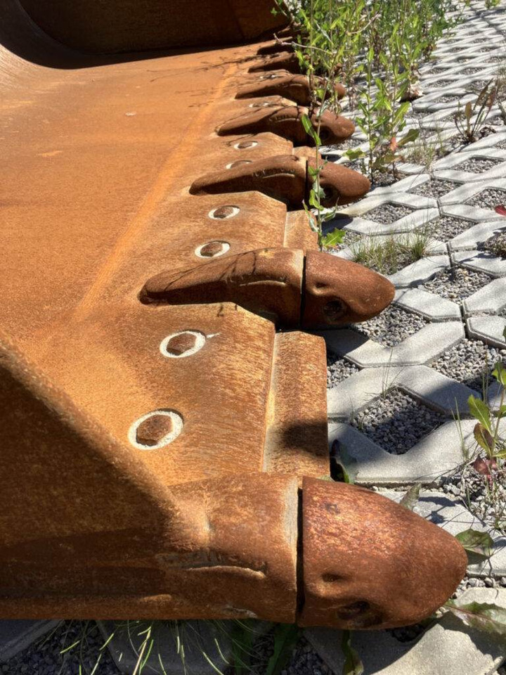 Volvo Schaufel mit Zähnen - Festanbau - Kauss: foto 5 Volvo Schaufel mit Zähnen - Festanbau - Kauss: foto 5